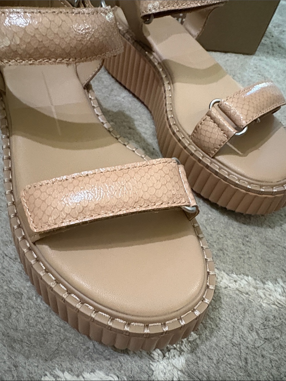 Dolce Vita Debra, Toffee embossed leather strap platform sandal size 7.5 - Picture 9 of 17